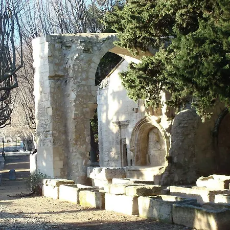 Les Alyscamps Arles